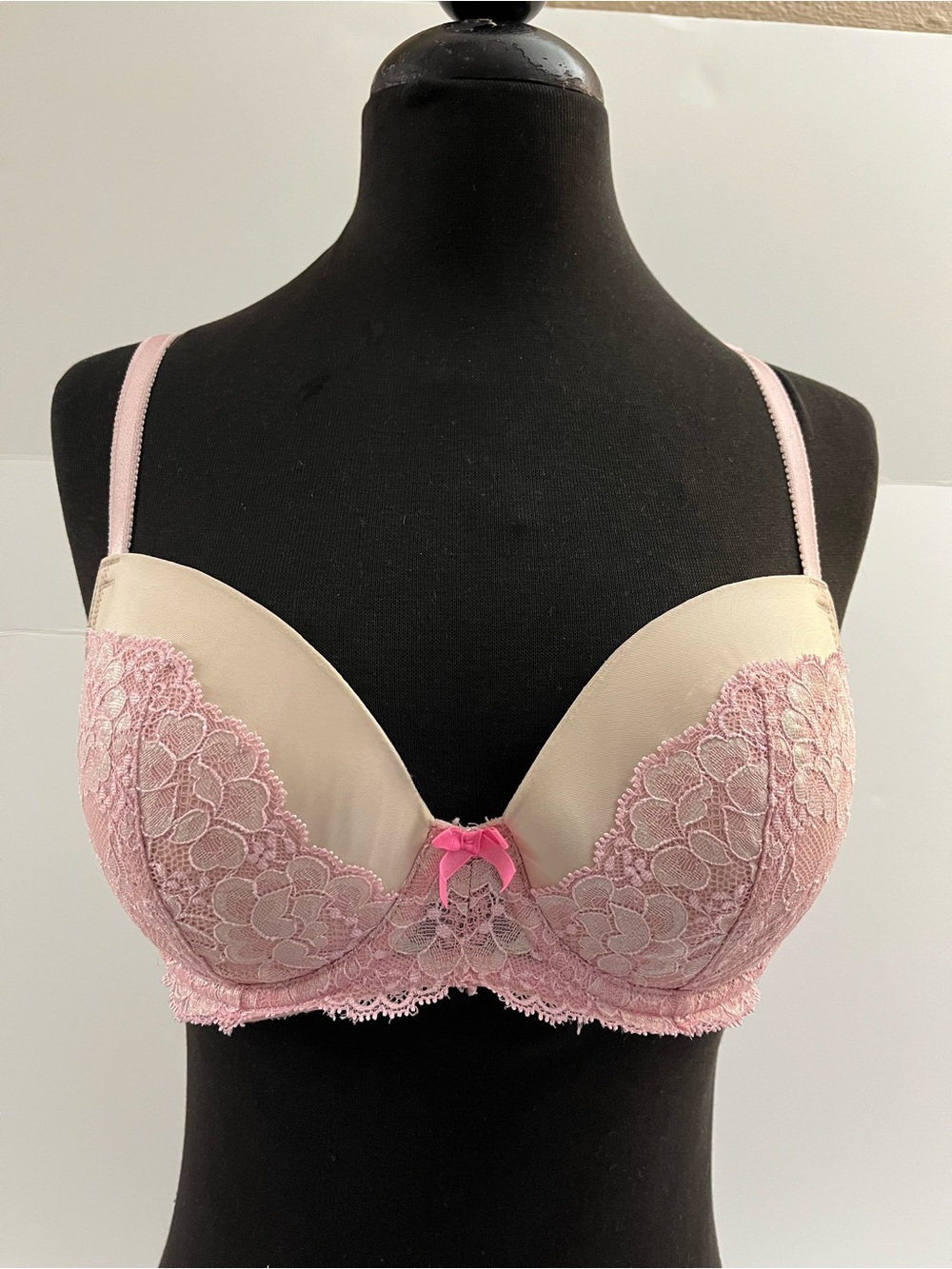 Victoria's Secret Blush Pink Lace Underwire Push-Up Bra
